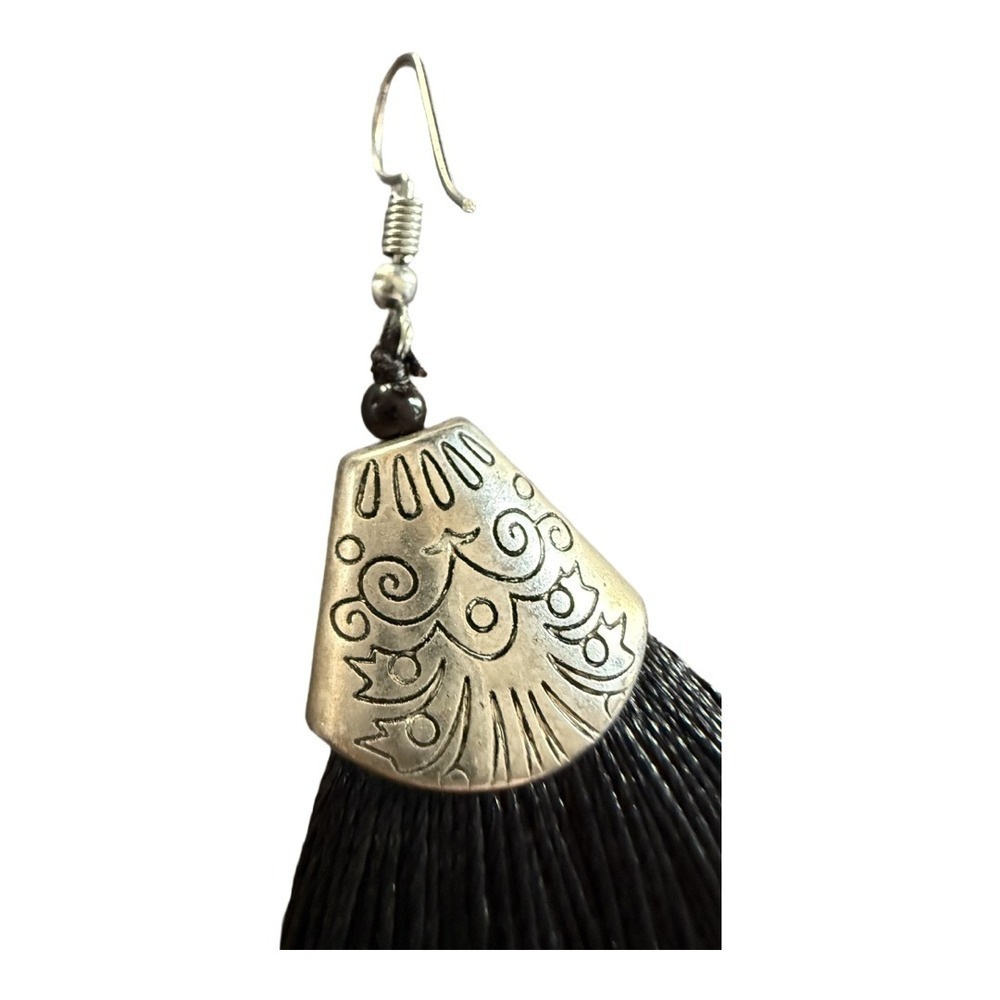 Black tassel etched design earrings dangle fringe drop earrings boho chic - Picture 4 of 4
